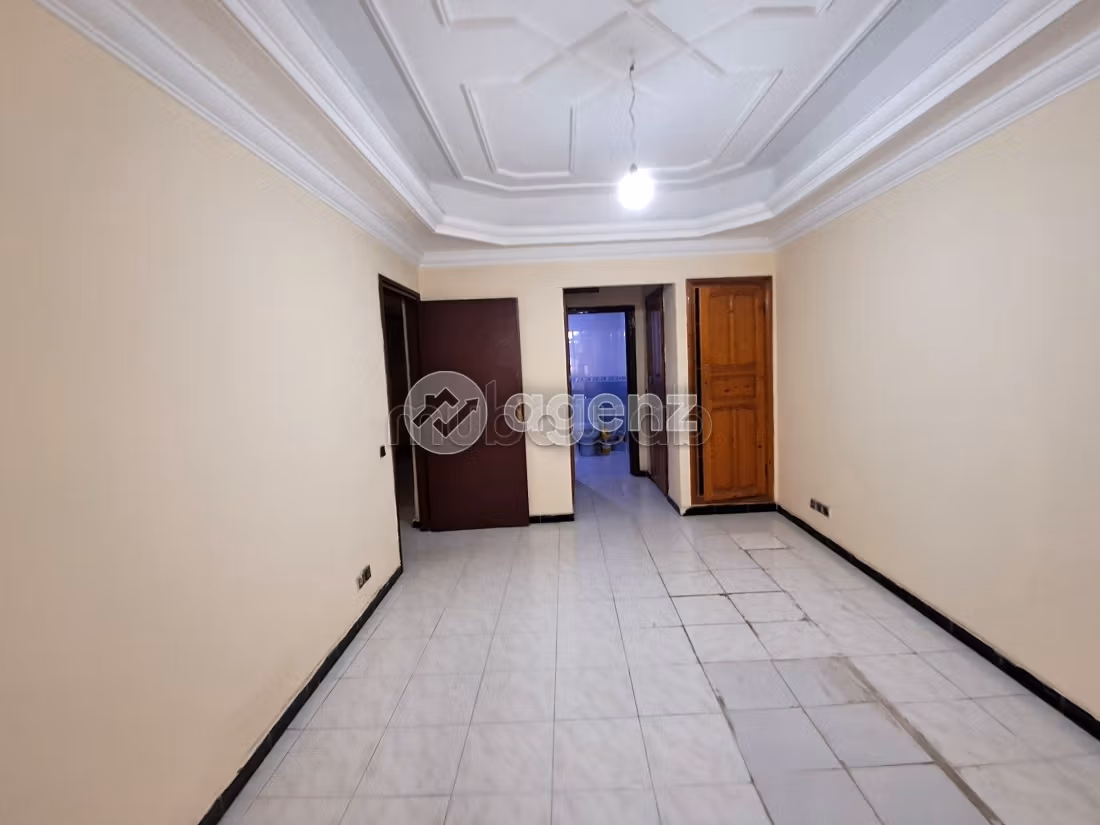 Beautiful apartment for sale in Bourgogne Est. 4 beautiful rooms. Garage and terrace