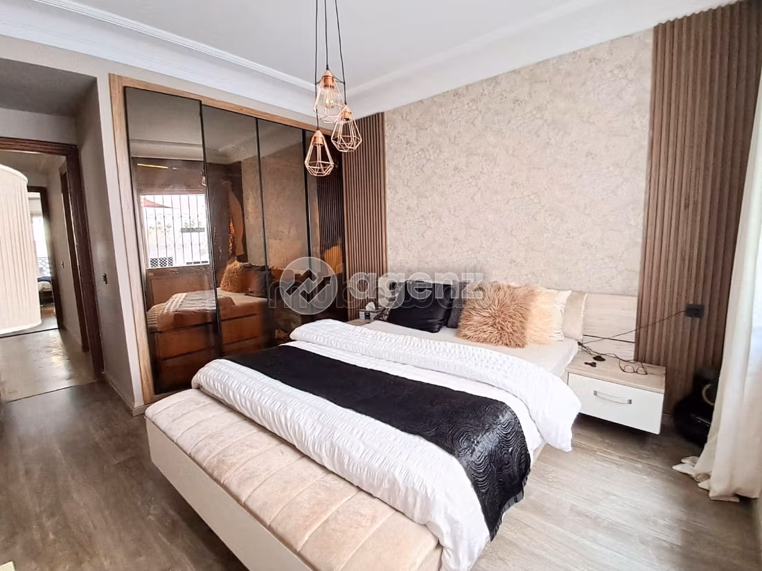 Find an apartment to buy in Bourgogne Ouest. Total area 176 m². Parking spaces and terrace