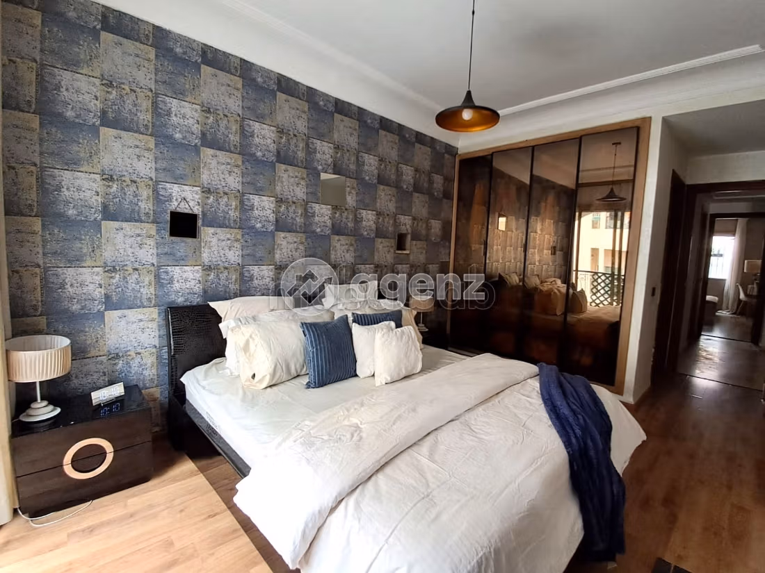 Find an apartment to buy in Bourgogne Ouest. Total area 176 m². Parking spaces and terrace
