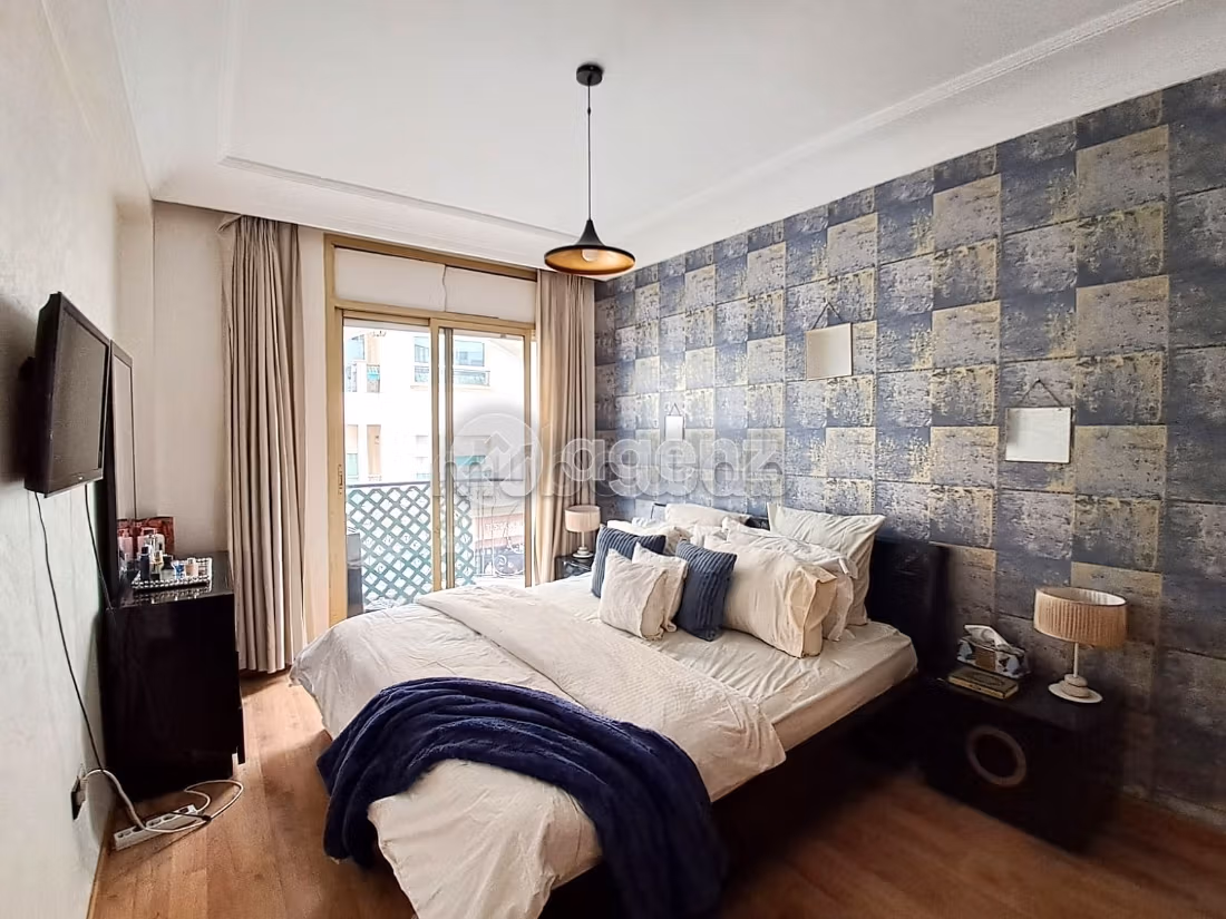 Find an apartment to buy in Bourgogne Ouest. Total area 176 m². Parking spaces and terrace