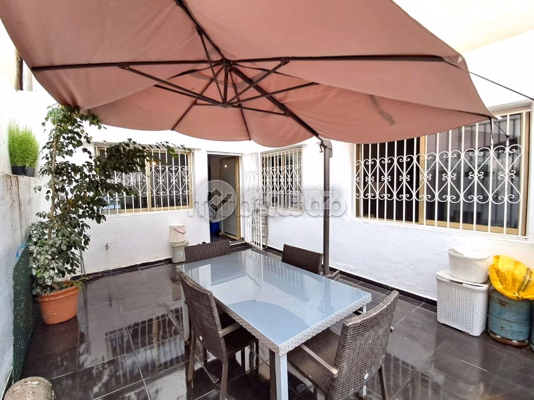 Find an apartment to buy in Bourgogne Ouest. Total area 176 m². Parking spaces and terrace
