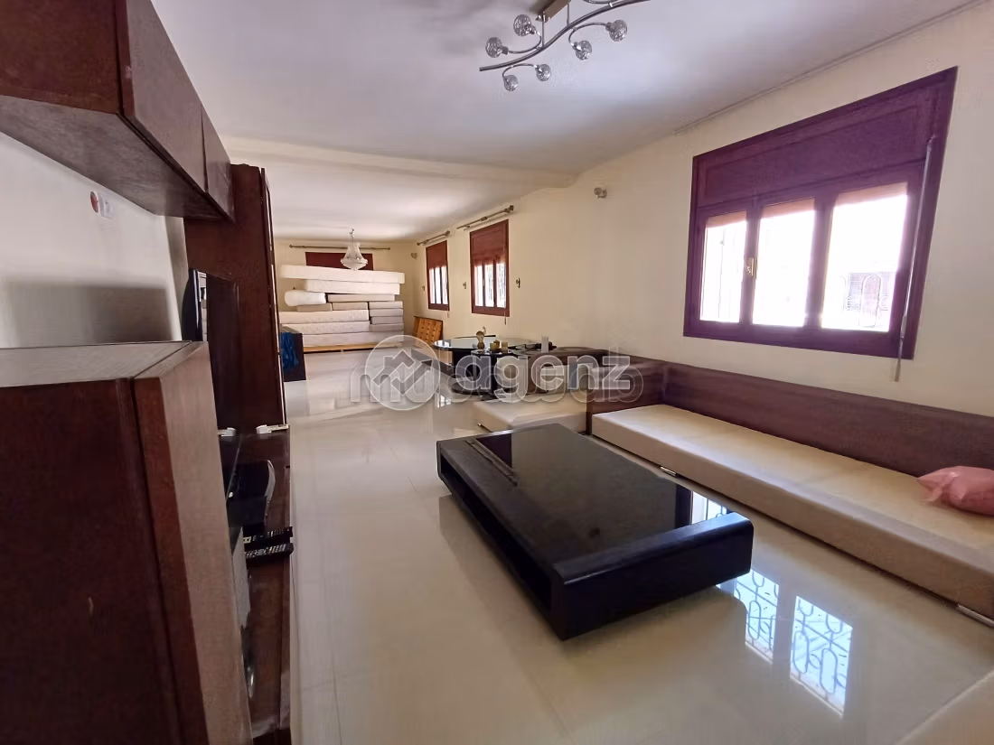 Magnificent villa for sale in Hay Dakhla. 6 rooms. Parking spaces and garden