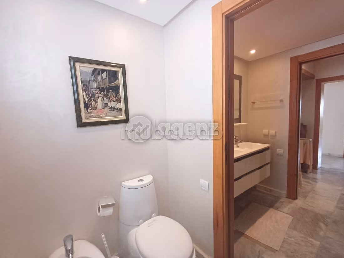 Vendita villa di lusso a Harhoura. Superficie 316 m². Posto auto e giardino