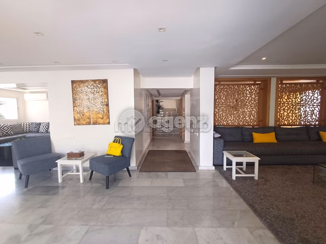 Vendita villa di lusso a Harhoura. Superficie 316 m². Posto auto e giardino