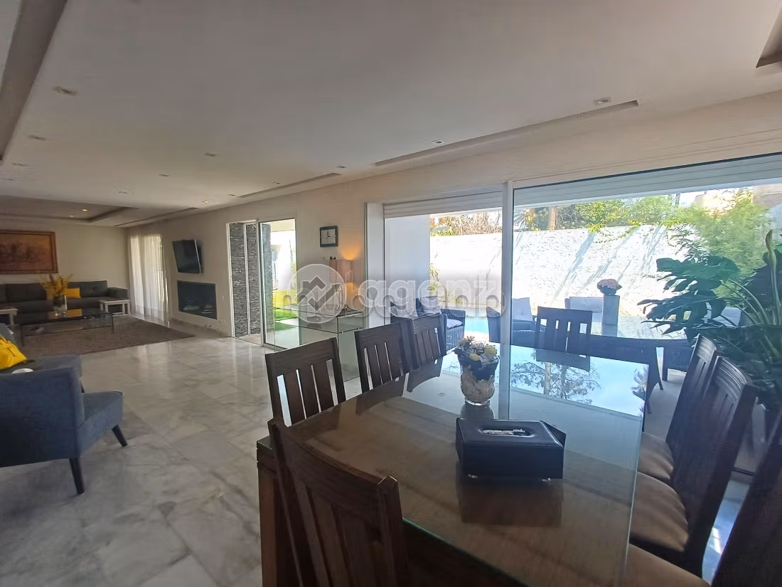 Vendita villa di lusso a Harhoura. Superficie 316 m². Posto auto e giardino
