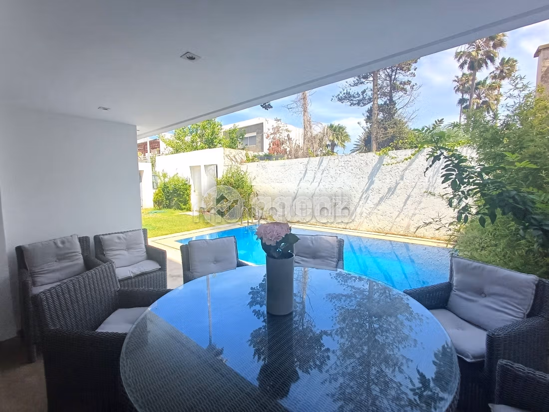 Vendita villa di lusso a Harhoura. Superficie 316 m². Posto auto e giardino