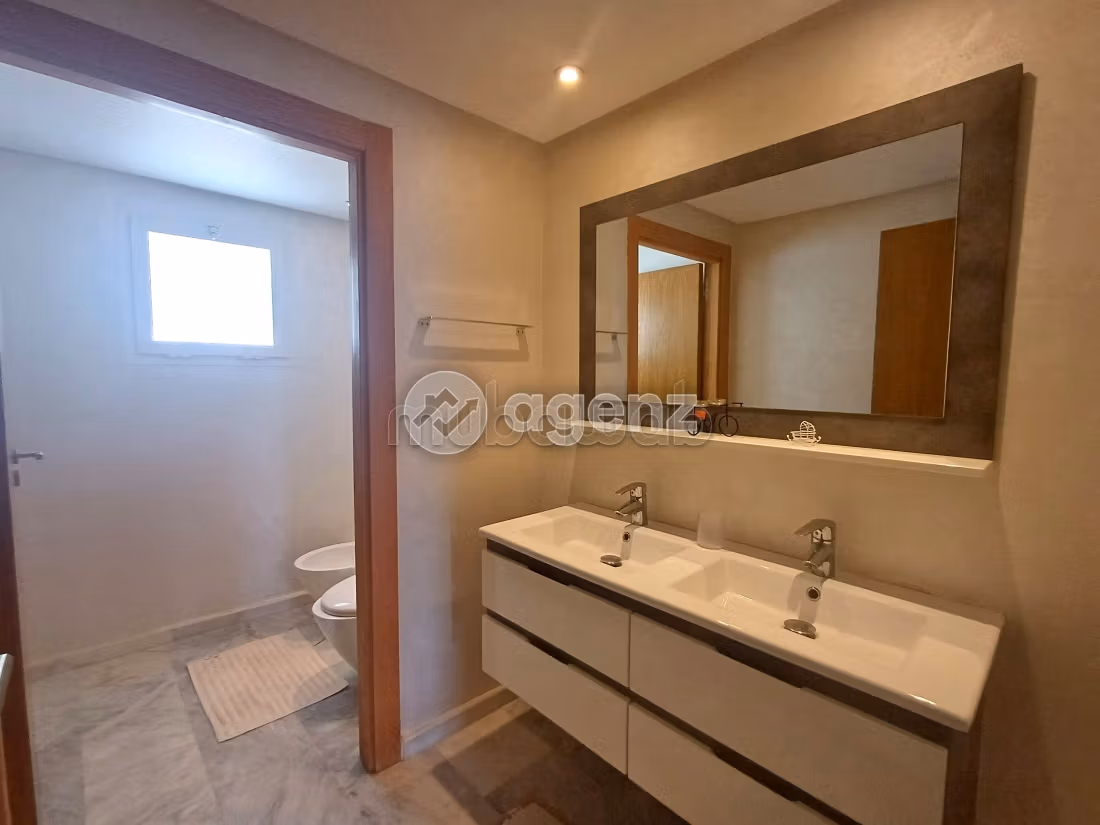 Vendita villa di lusso a Harhoura. Superficie 316 m². Posto auto e giardino