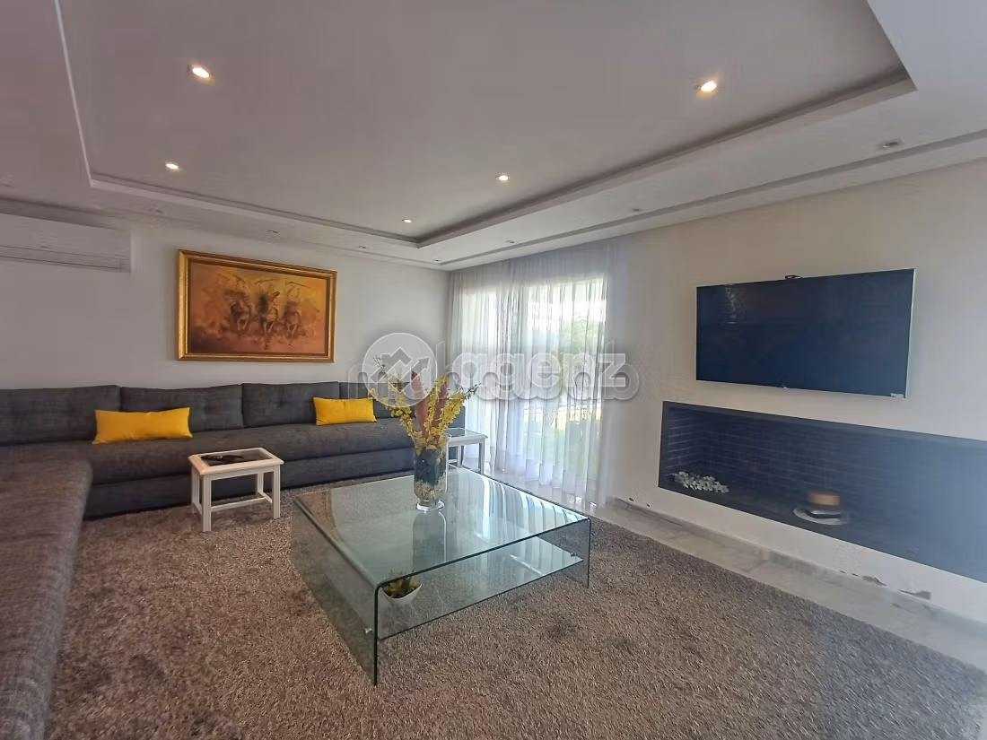 Vendita villa di lusso a Harhoura. Superficie 316 m². Posto auto e giardino