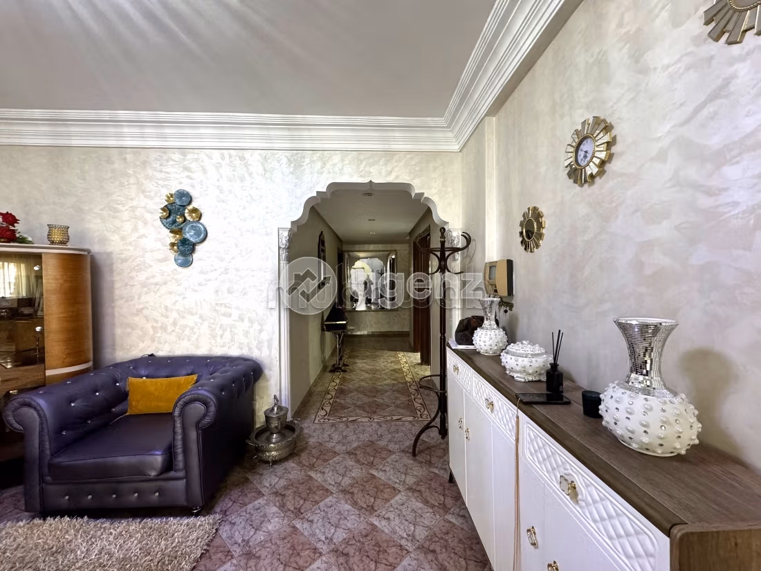 Bonito piso en venta. Superficie 310 m². Ascensor y plazas de aparcamiento