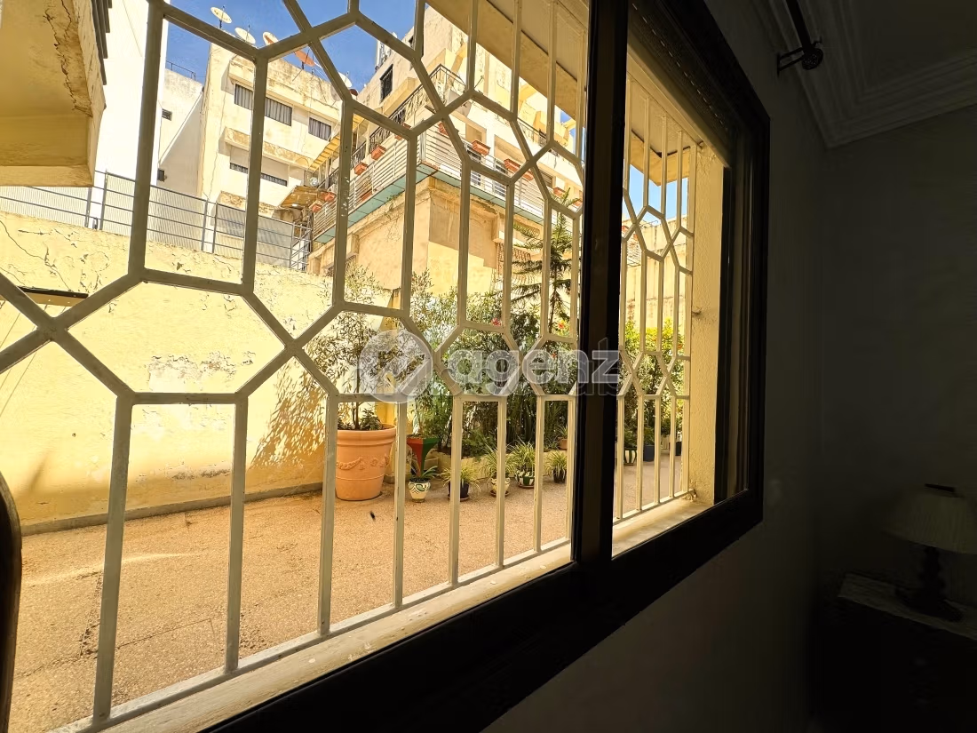 Bonito piso en venta. Superficie 310 m². Ascensor y plazas de aparcamiento
