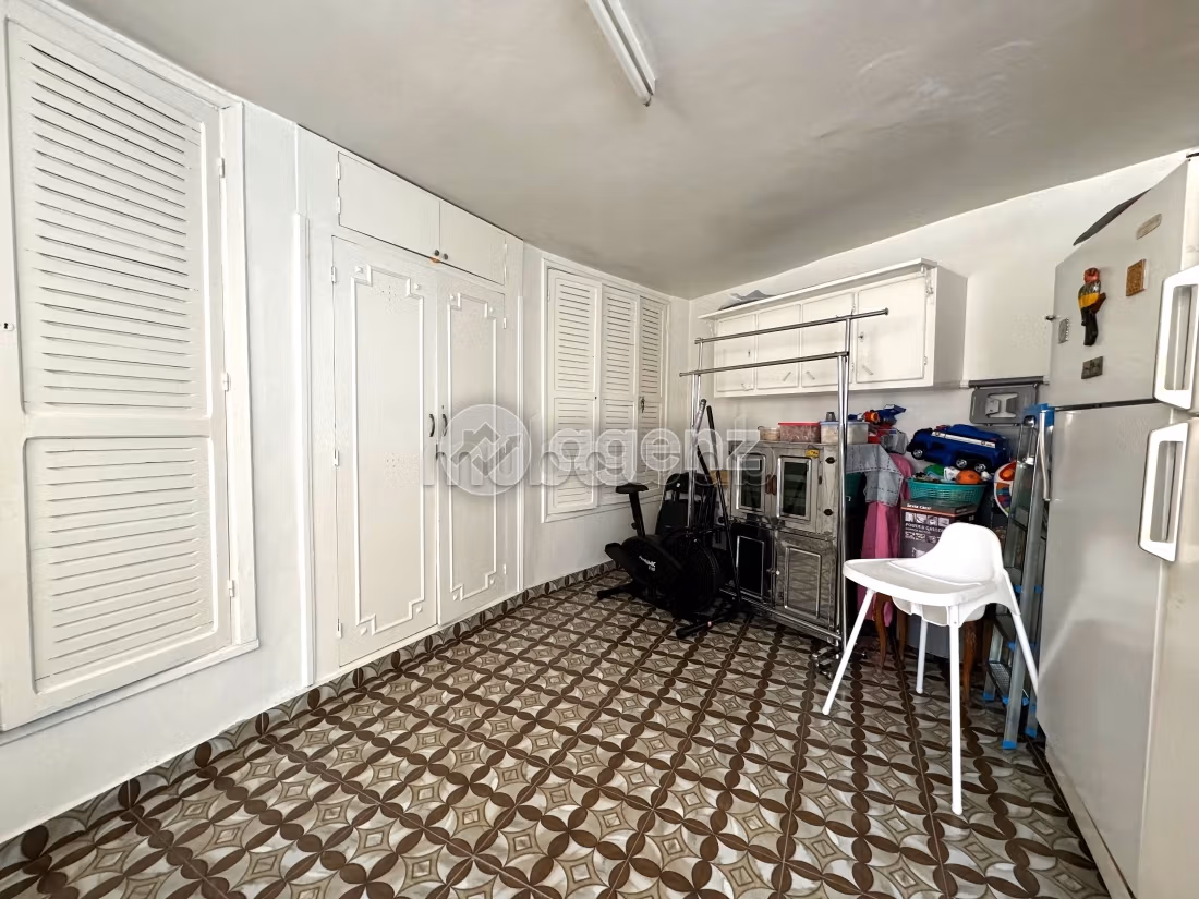Bonito piso en venta. Superficie 310 m². Ascensor y plazas de aparcamiento