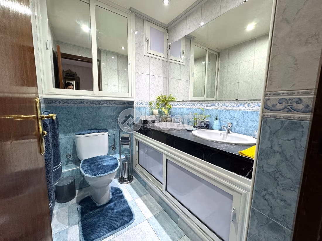 Bonito piso en venta. Superficie 310 m². Ascensor y plazas de aparcamiento