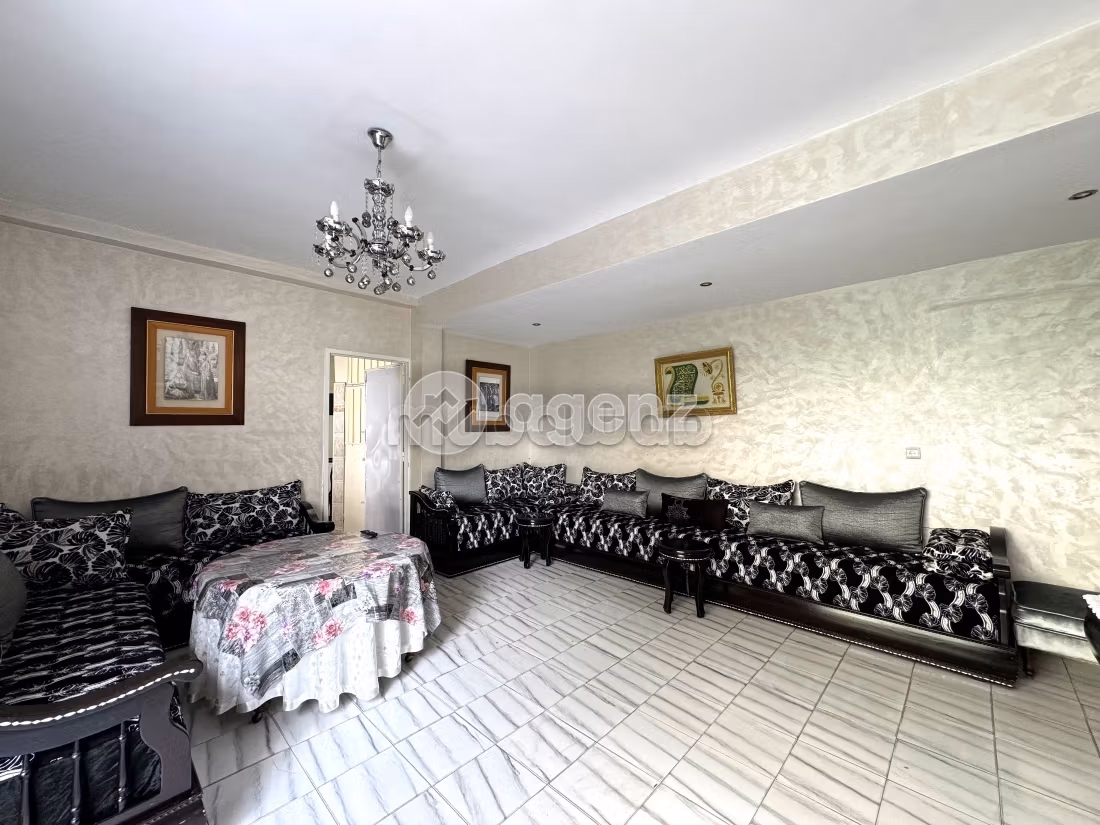 Bonito piso en venta. Superficie 310 m². Ascensor y plazas de aparcamiento