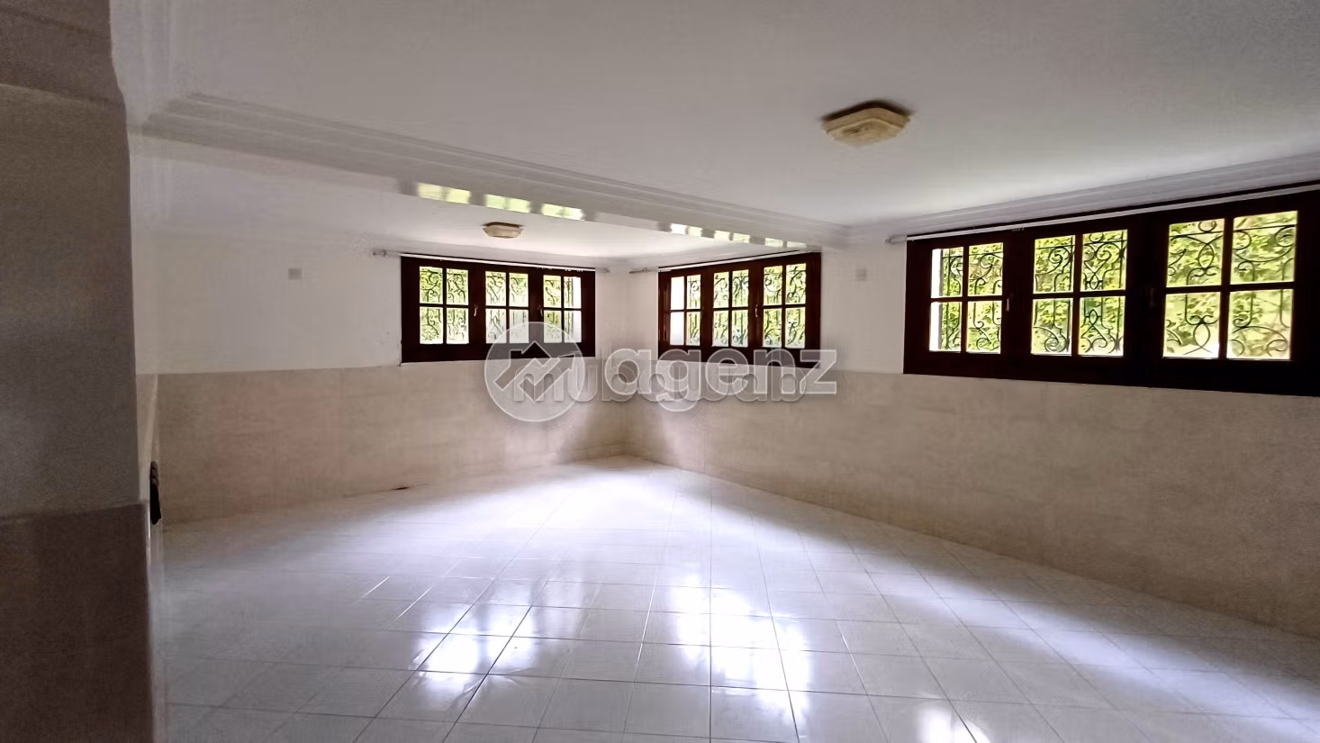 Villa à vendre 299 m², 6 chambres Quartier du Soleil Mohammedia