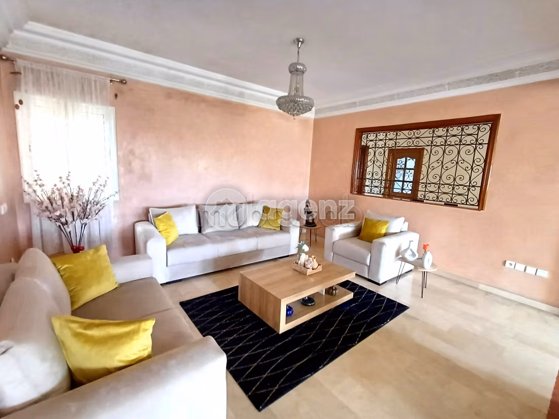 Appartamento da acquistare a Oasis sud. Superficie 219 m². Posto auto e ascensore