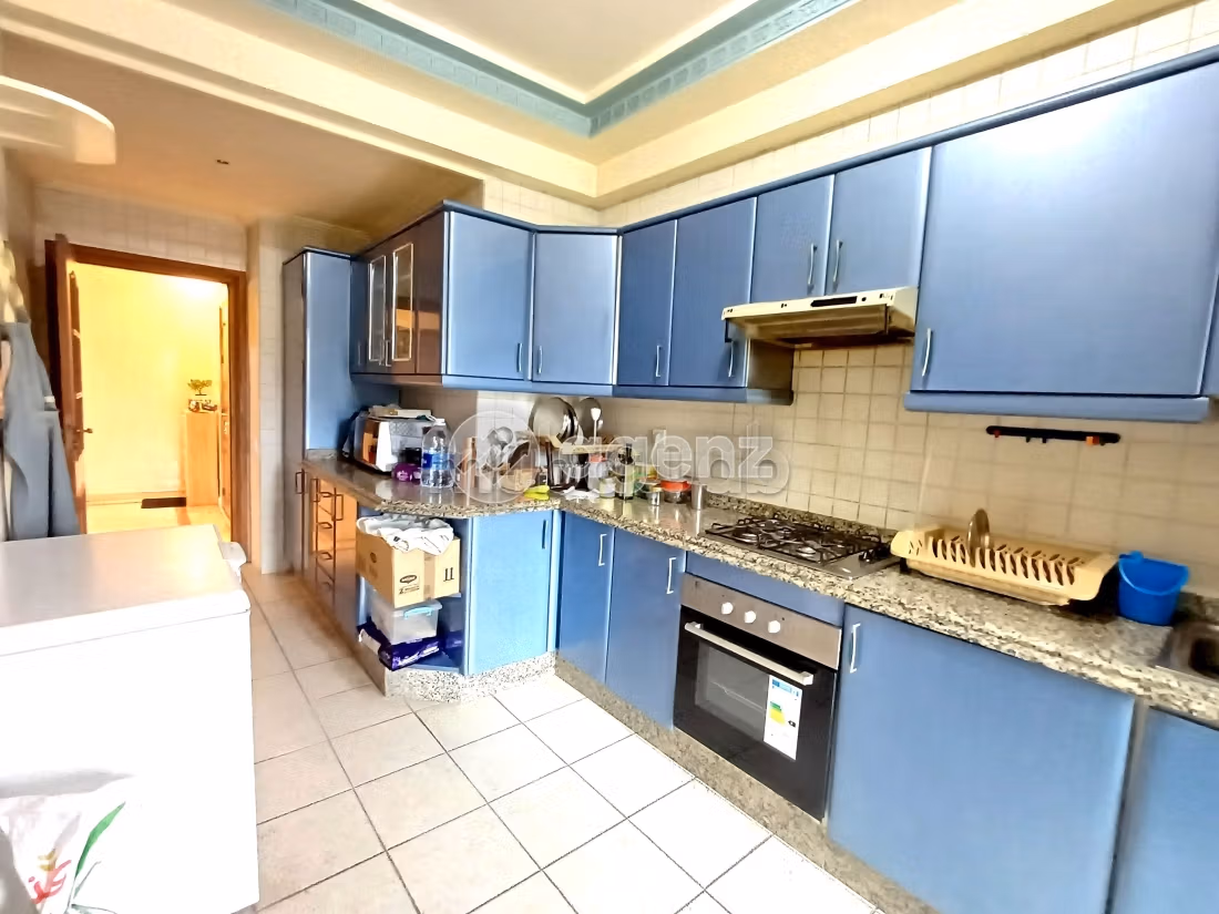 Appartamento da acquistare a Oasis sud. Superficie 219 m². Posto auto e ascensore