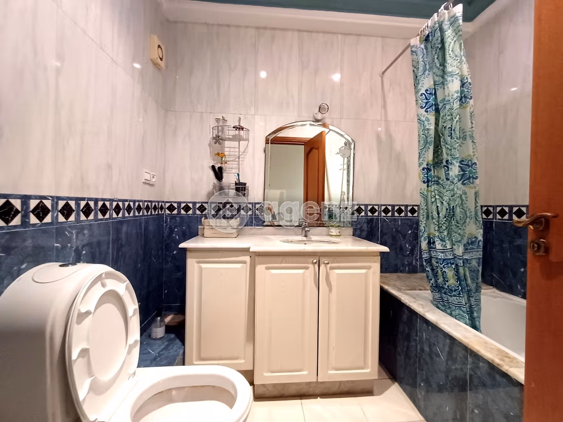 Appartamento da acquistare a Oasis sud. Superficie 219 m². Posto auto e ascensore