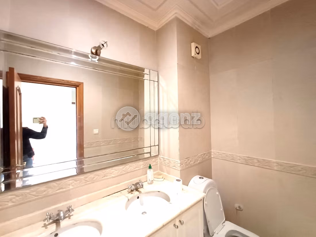 Appartamento da acquistare a Oasis sud. Superficie 219 m². Posto auto e ascensore