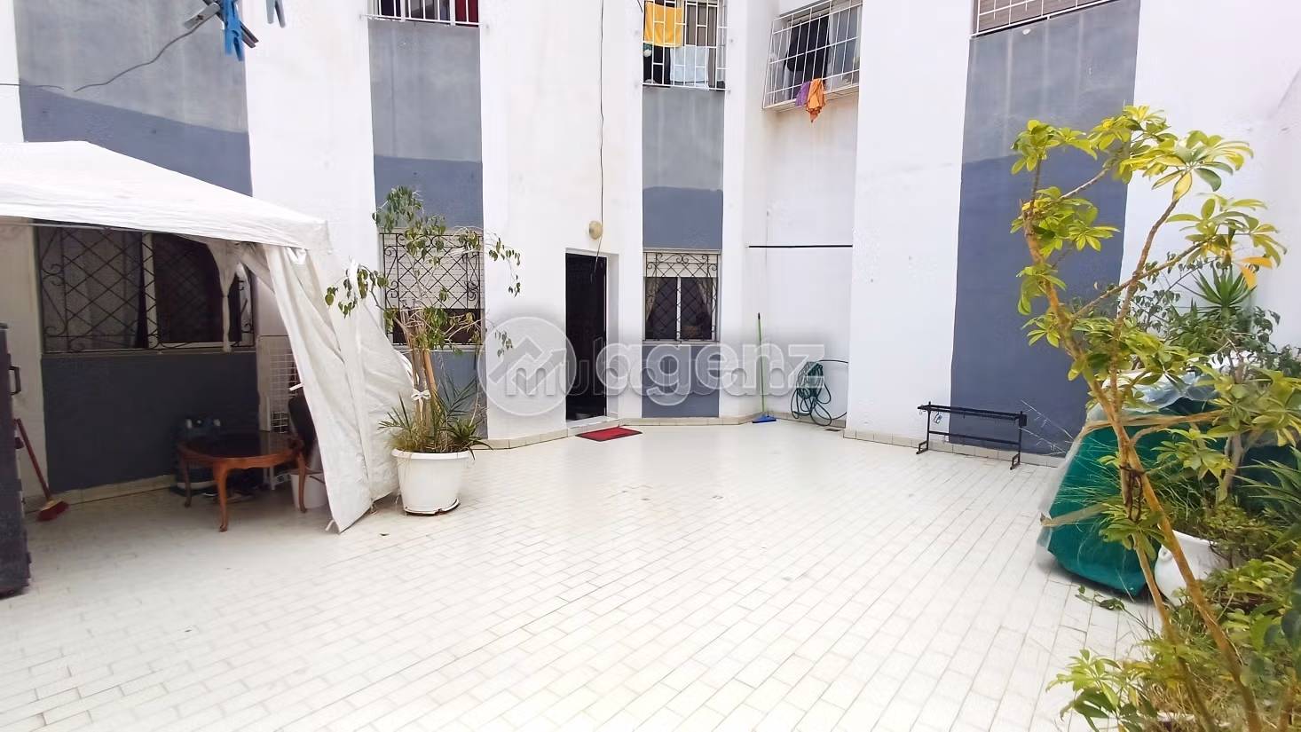 Vendita appartamento a Hay Chrifa. Superficie di 140 m². Garage e terrazzo