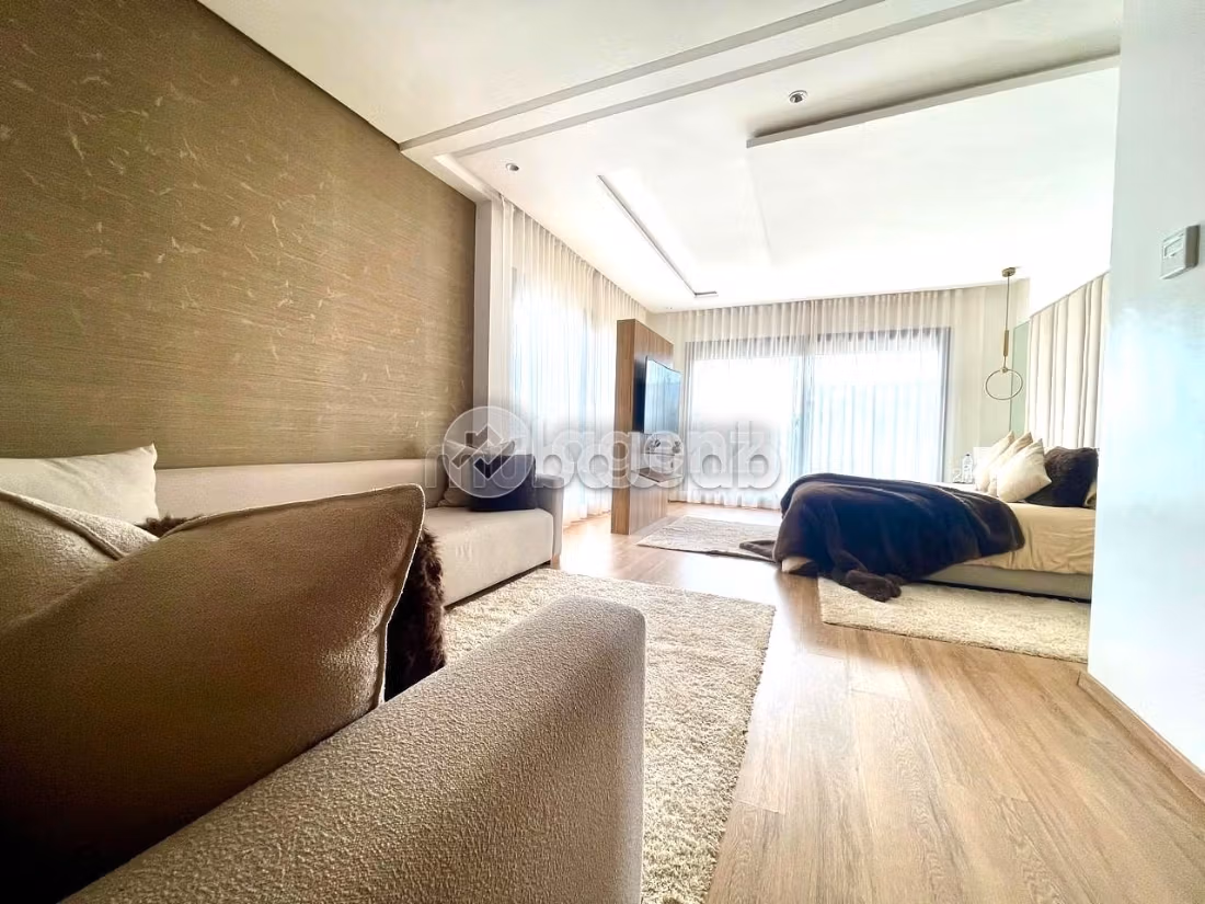 Kopen: villa's en luxe woningen. 5 Kamers. Gemeubileerd