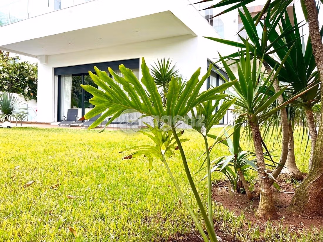 Kopen: villa's en luxe woningen. 5 Kamers. Gemeubileerd