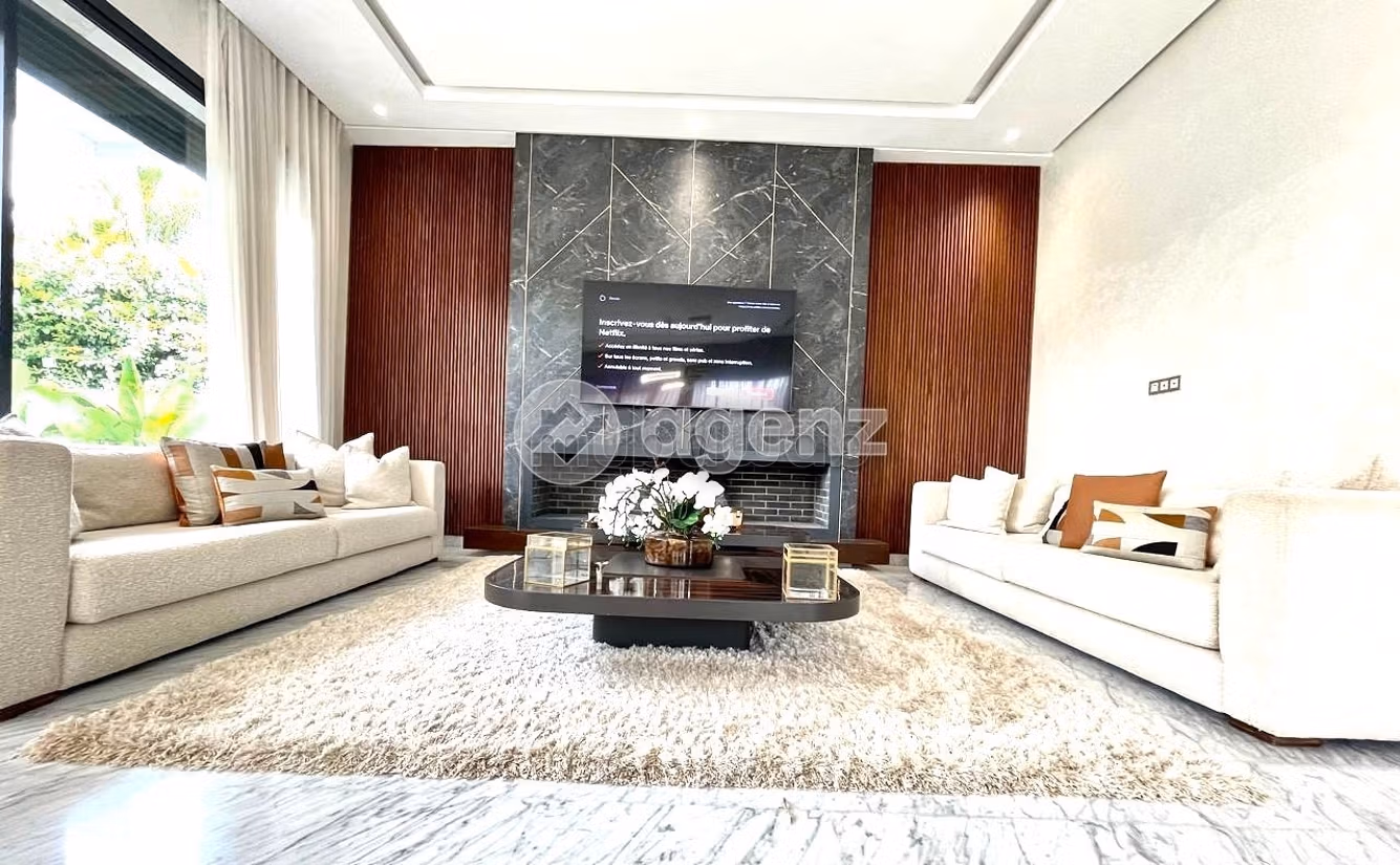 Kopen: villa's en luxe woningen. 5 Kamers. Gemeubileerd