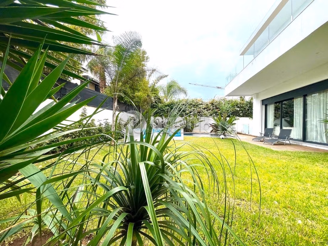 Kopen: villa's en luxe woningen. 5 Kamers. Gemeubileerd