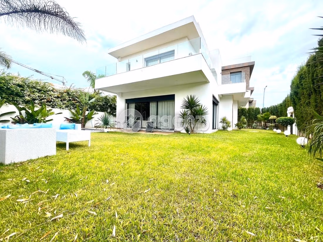 Kopen: villa's en luxe woningen. 5 Kamers. Gemeubileerd