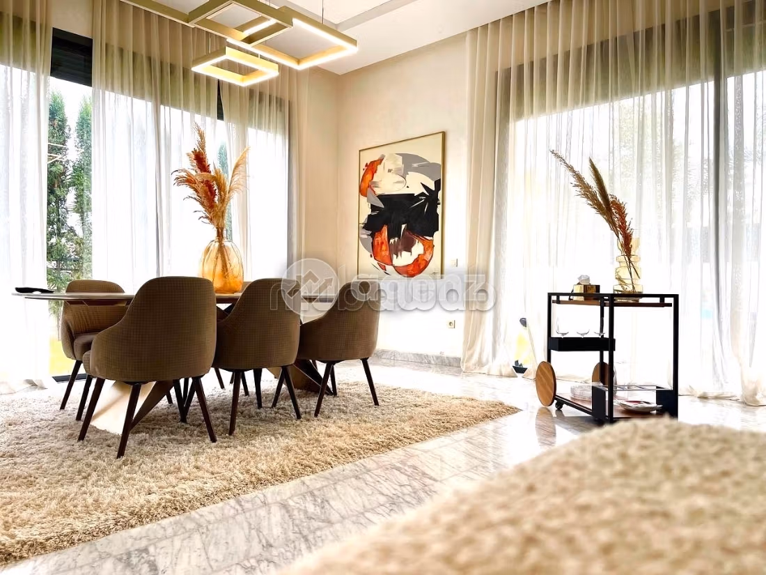 Kopen: villa's en luxe woningen. 5 Kamers. Gemeubileerd