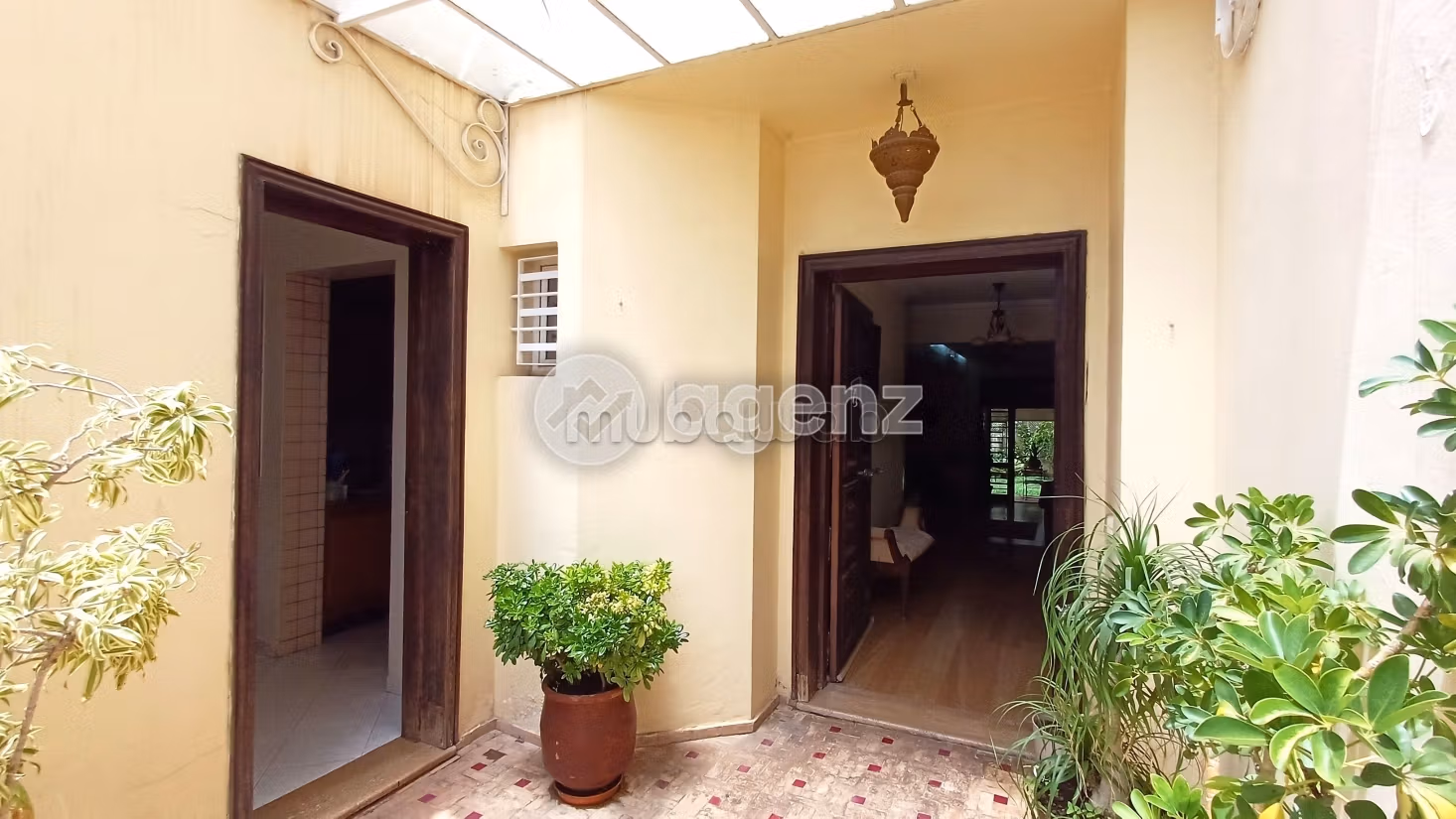 Splendid villa for sale in Sidi Maarouf. 5 rooms. Well decorated
