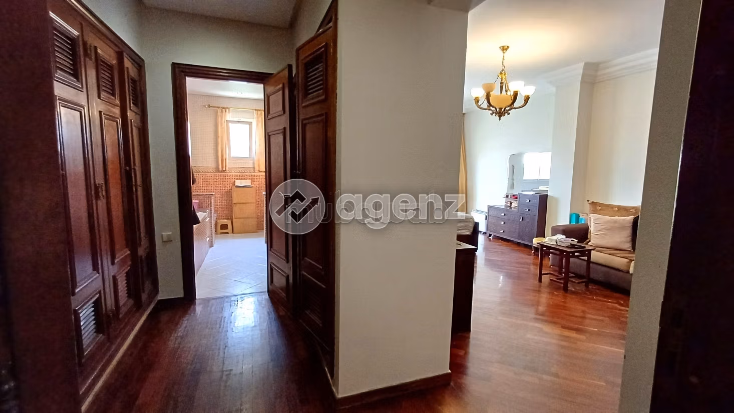 Splendid villa for sale in Sidi Maarouf. 5 rooms. Well decorated