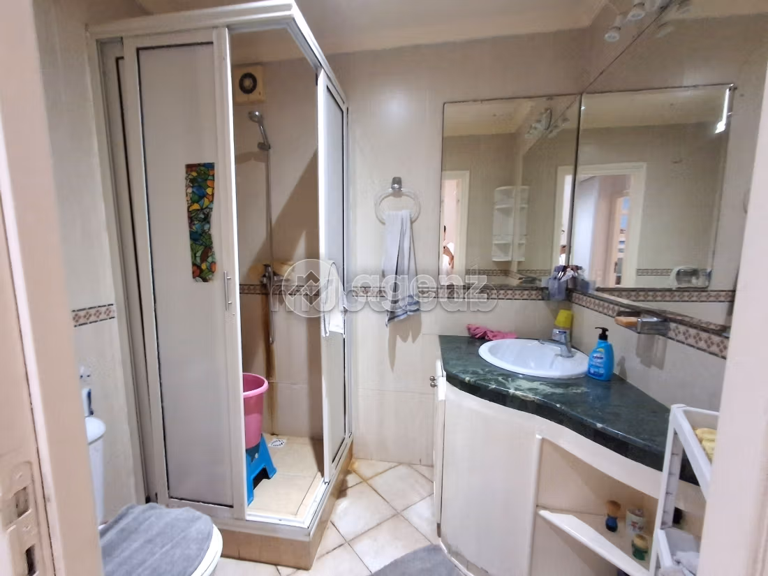 Appartamento in vendita a Bourgogne Ouest. 2 camere da letto. Con ascensore e terrazzo