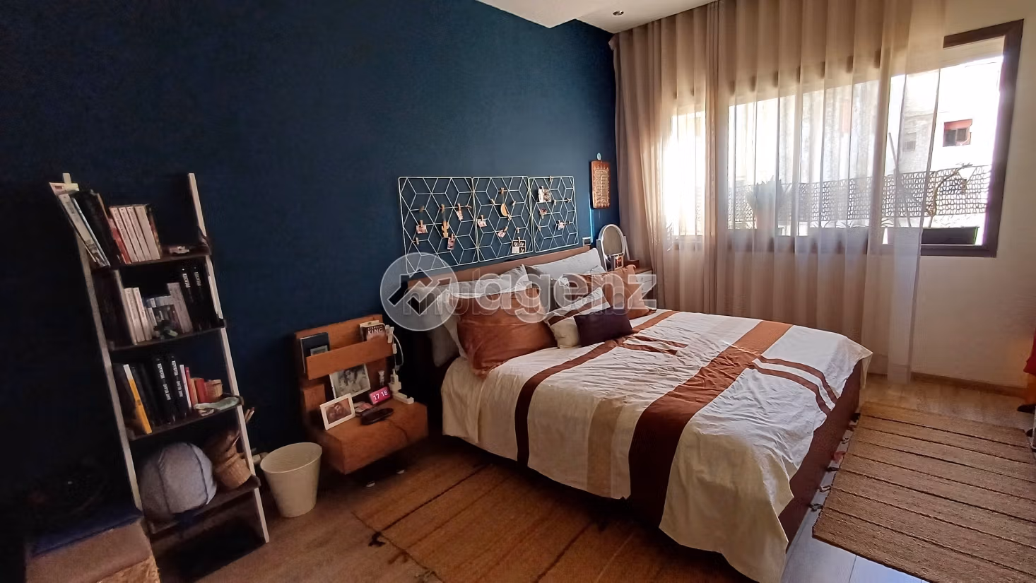 Sale of a lovely apartment in Bourgogne Ouest. 3 lovely rooms. Lift and parking