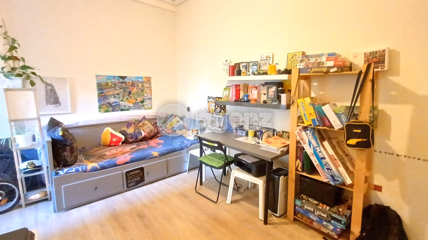 Sale of a lovely apartment in Bourgogne Ouest. 3 lovely rooms. Lift and parking