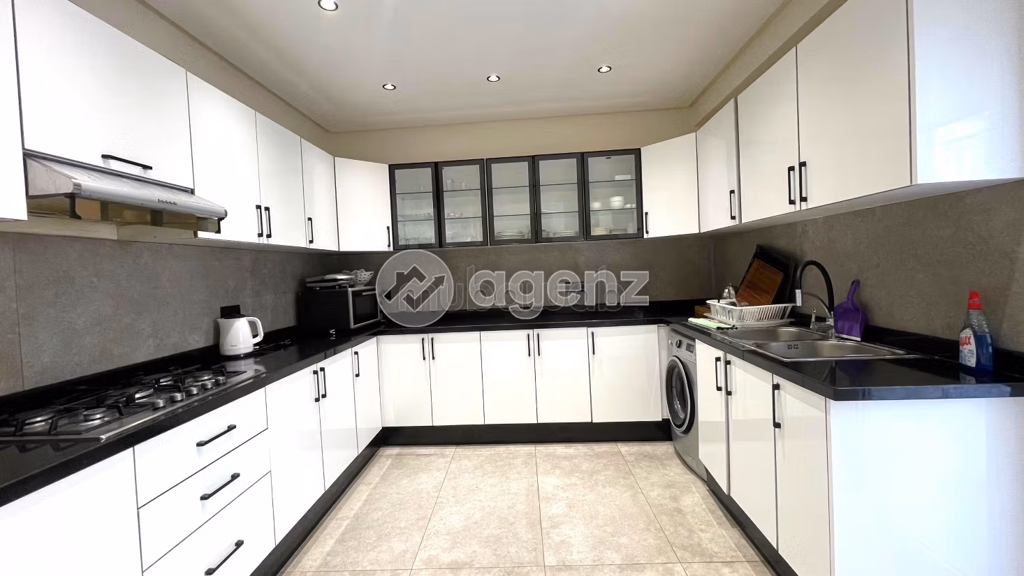 Bonito piso en venta en Racine. Superficie de 155 m². Con garaje y ascensor