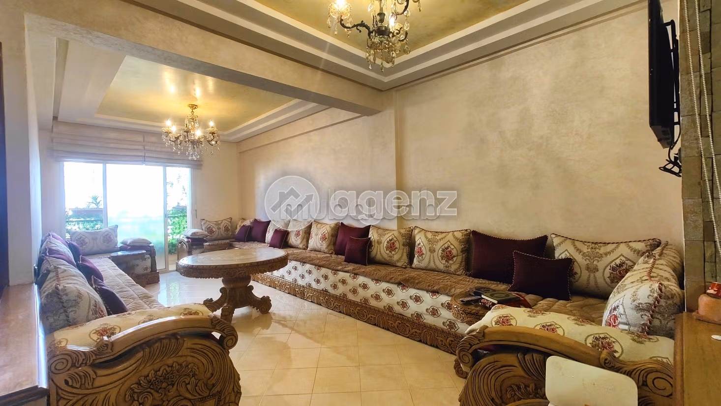 Bonito piso en venta en Roches Noires. 2 dormitorios. Ascensor y plazas de aparcamiento