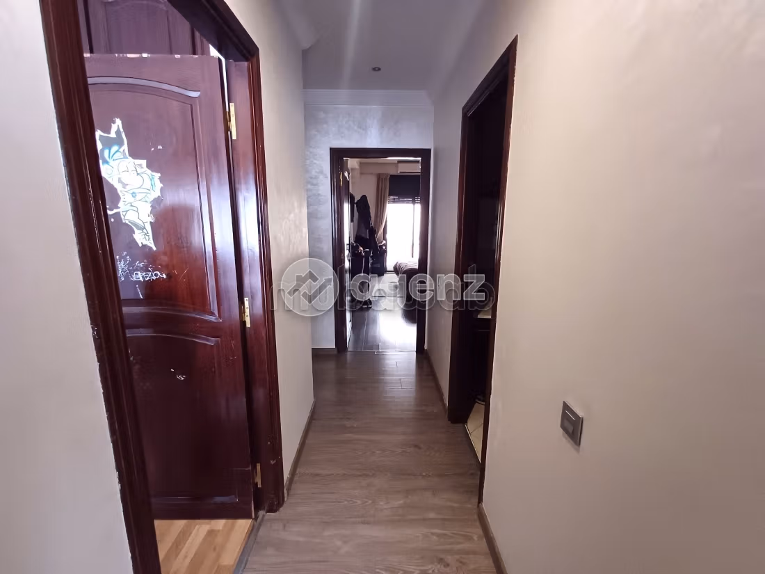 Fabulous apartment for sale in Californie. Area 180 m². Parking spaces