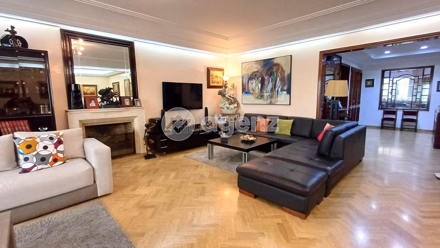 Apartment for sale in Gauthier. 3 rooms. Carpark and elevator