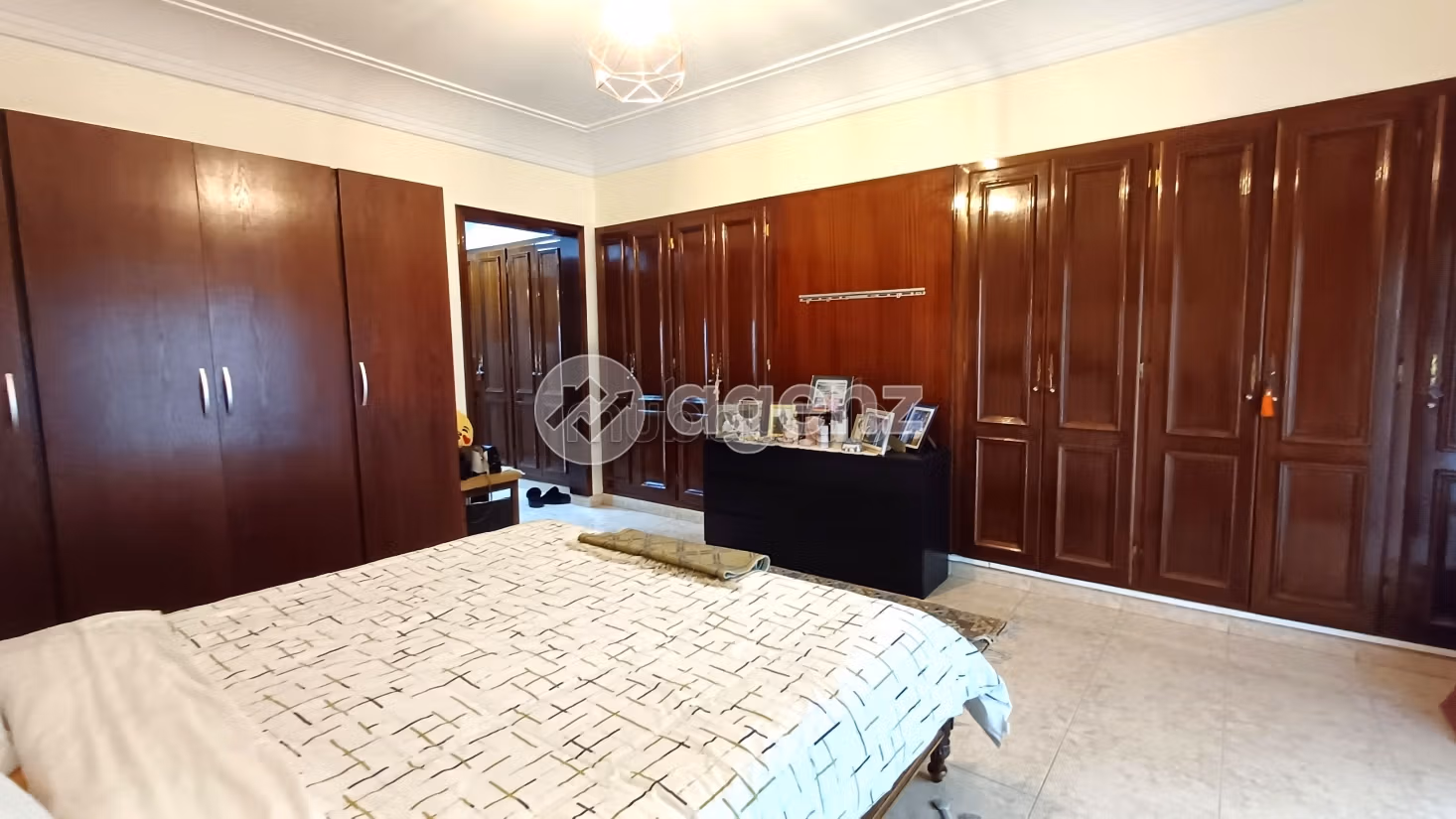 Apartment for sale in Gauthier. 3 rooms. Carpark and elevator