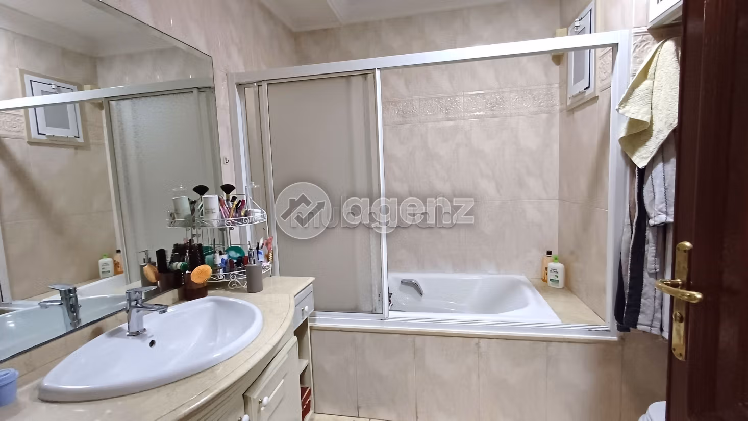 Apartment for sale in Gauthier. 3 rooms. Carpark and elevator