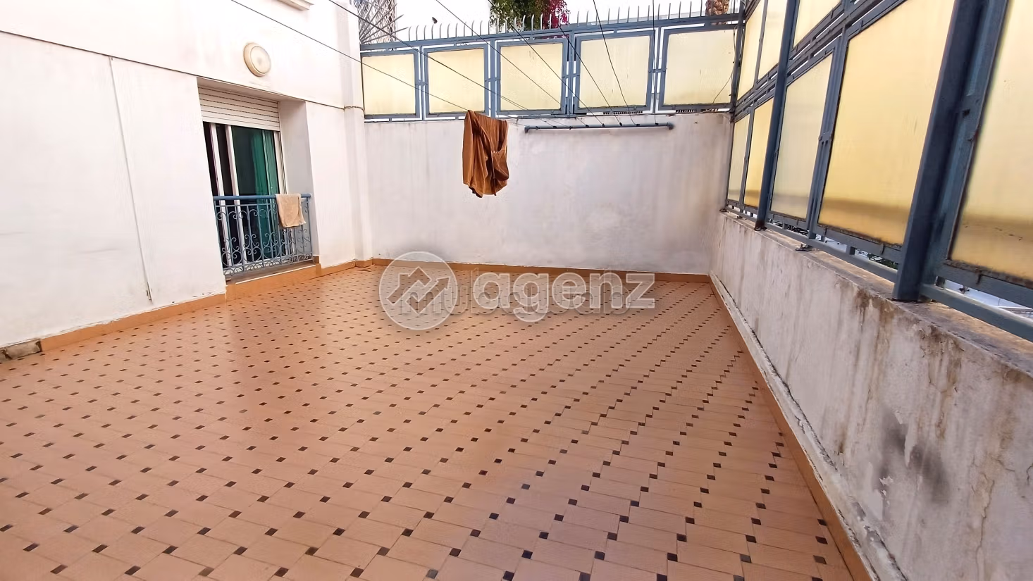 Apartment for sale in Gauthier. 3 rooms. Carpark and elevator