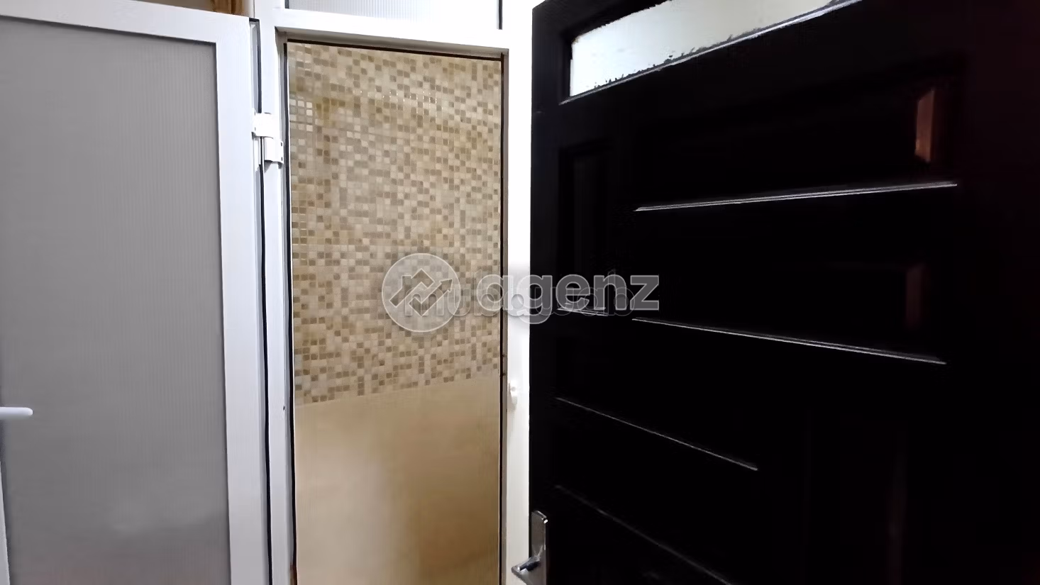 Acquista casa. 6 belle camere da letto. Garage e terrazzo