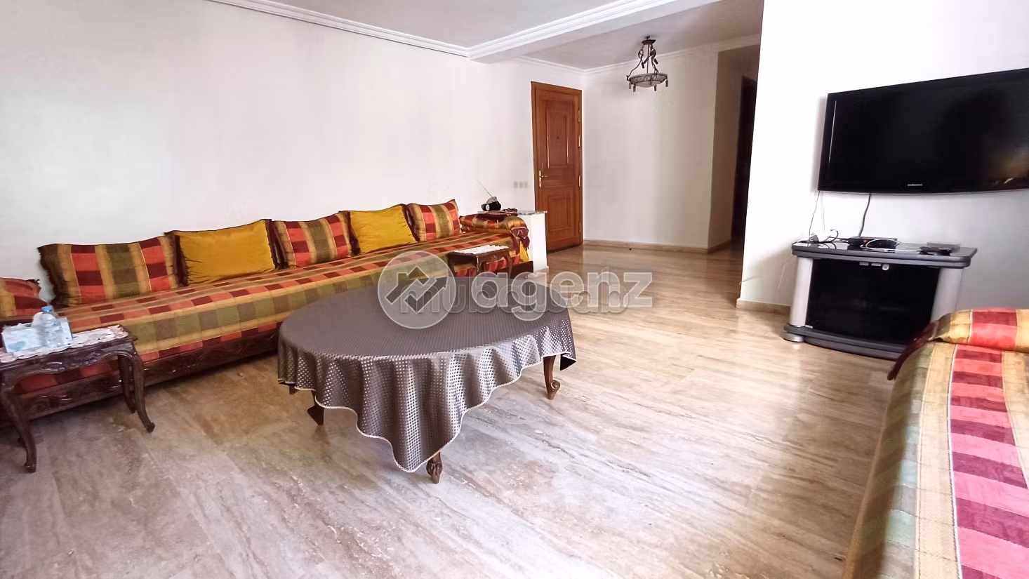 Beautiful apartment for sale. Area 80 m². With garage and lift