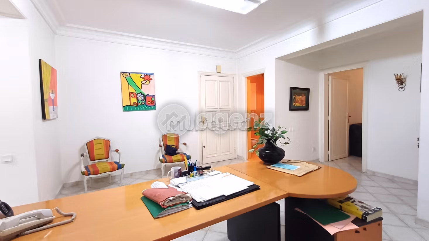 Offices for rent in Moulay Youssef. Small area 173 m²