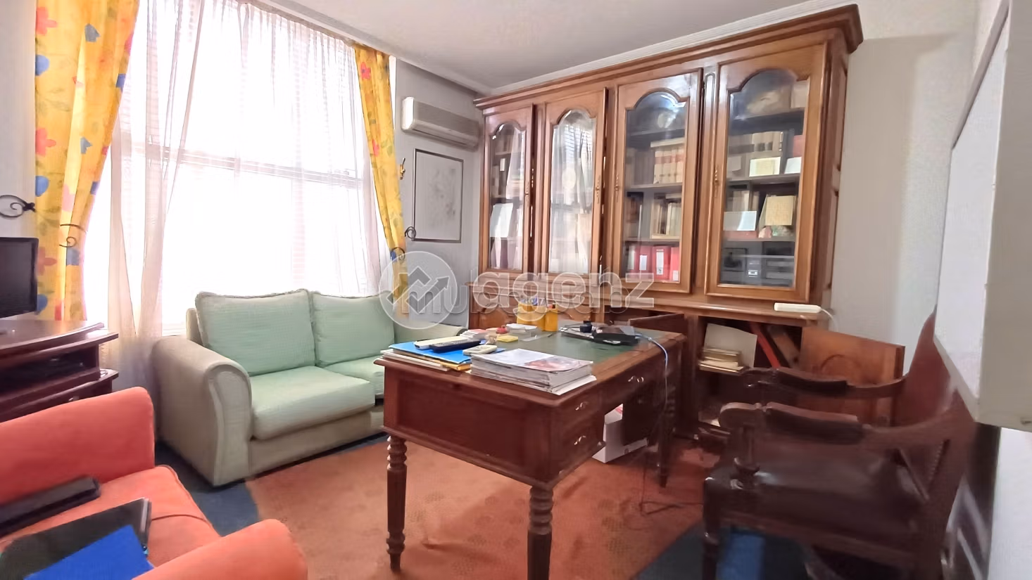 Offices for rent in Moulay Youssef. Small area 173 m²
