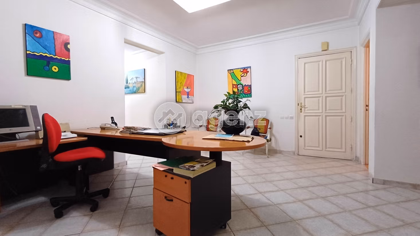 Offices for rent in Moulay Youssef. Small area 173 m²