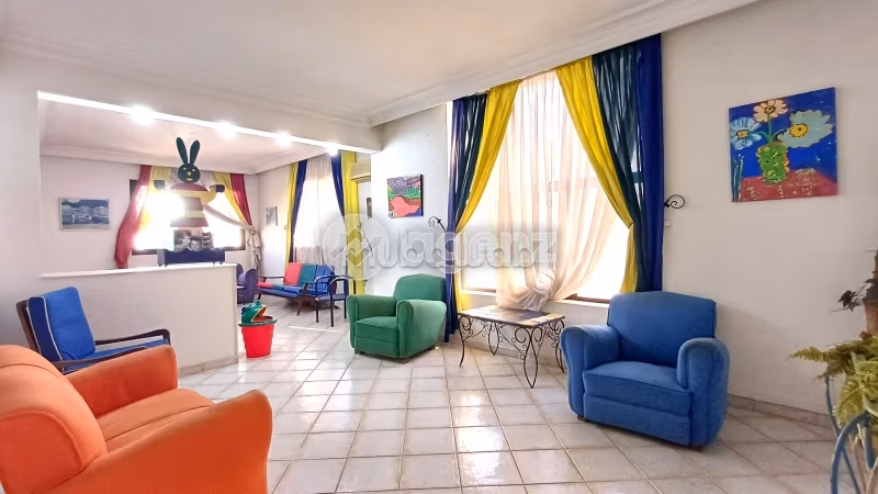 Kantoorruimte huren in Moulay Youssef. Totale oppervlakte 173 m²