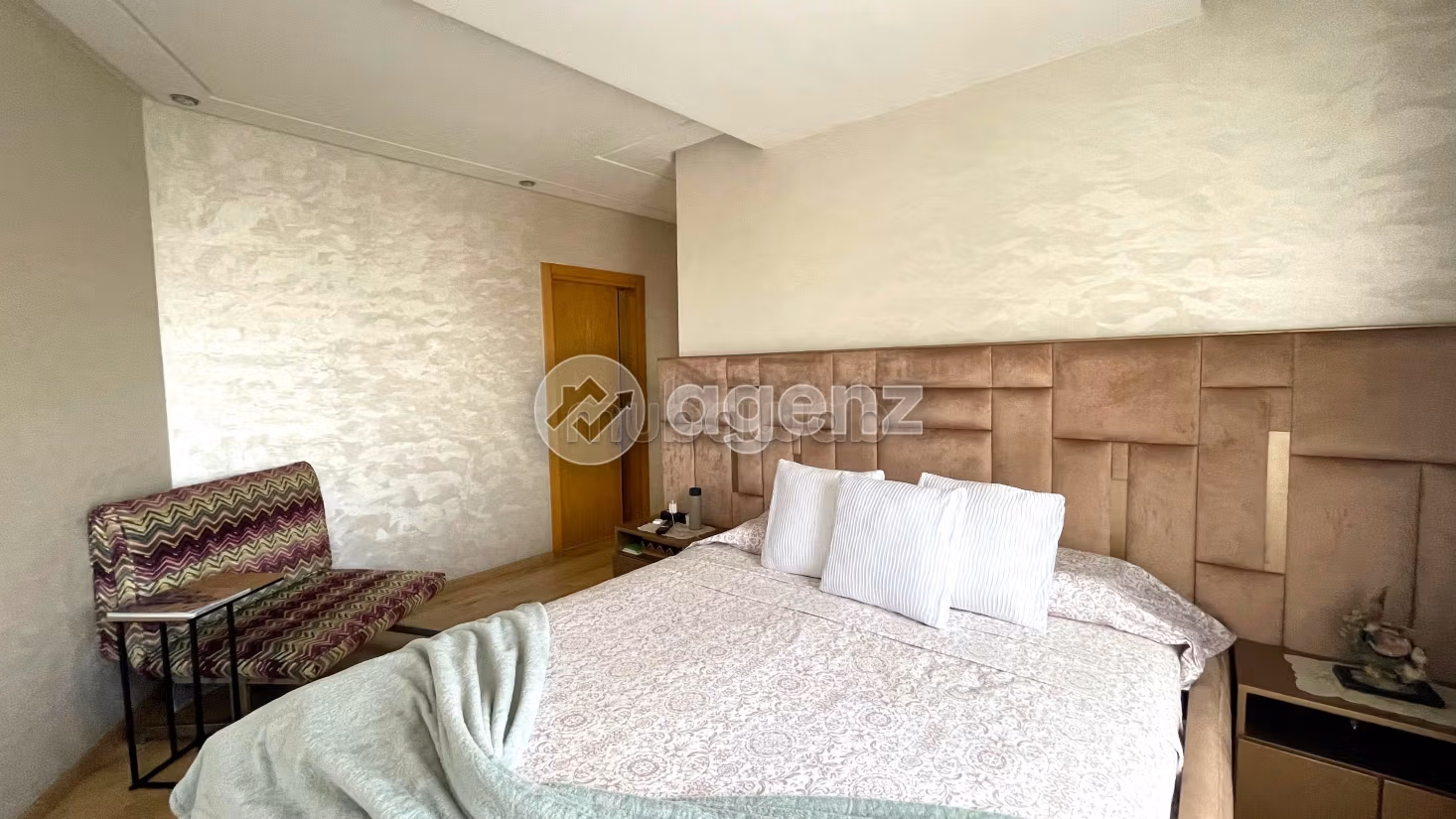 Vendita appartamento a La Gironde. 4 belle camere da letto. Ammobiliato