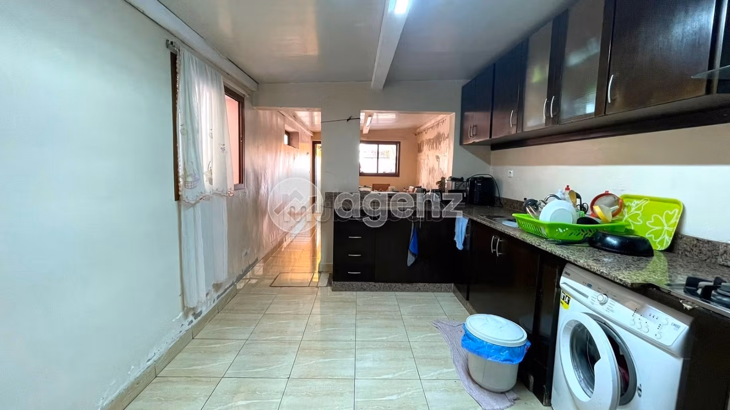 Duplex à vendre 198 m², 3 chambres 
Derb Ghalef 
Casablanca