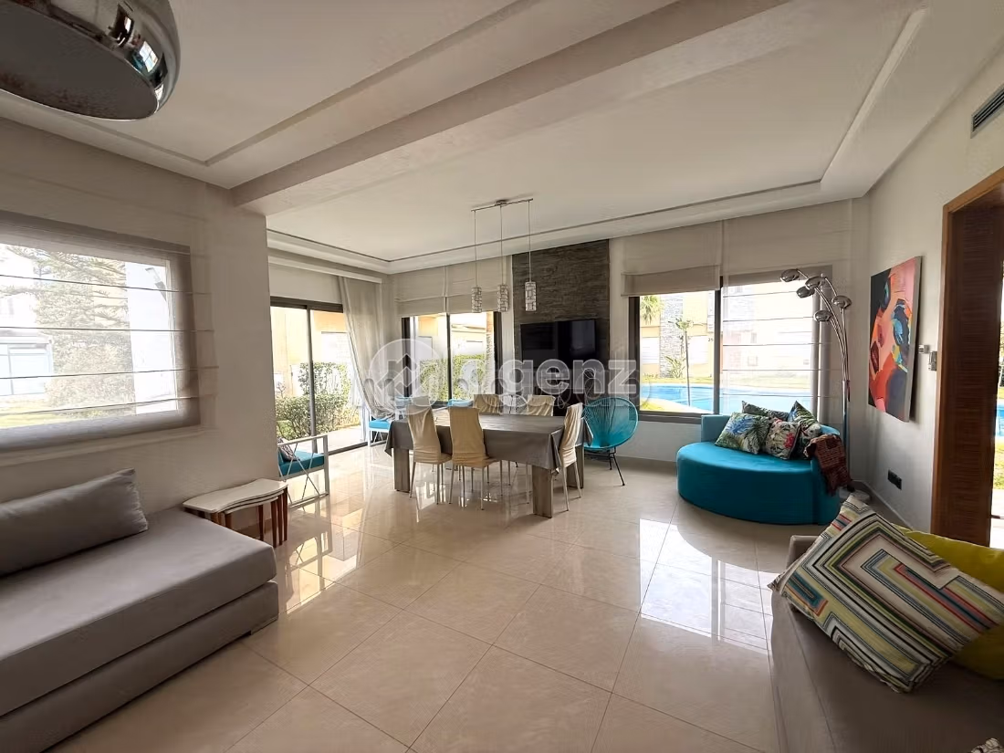 Suntuosa villa en venta. 3 hermosas habitaciones. Bien decorado